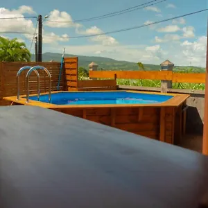 Hébergement de vacances Noubana Au Coeur Des Cannes Avec Piscine Chauffee, Lamentin